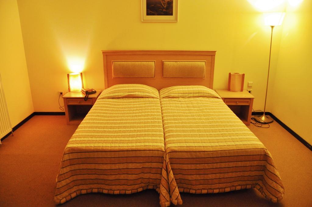 Four Seasons Hotel Trilofo  Ngoại thất bức ảnh